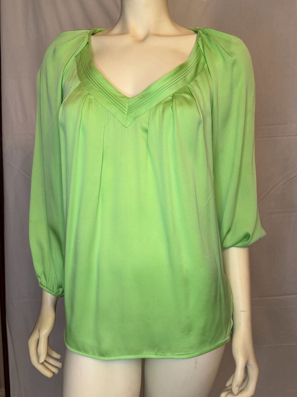Diane Von Furstenberg Lime Green V-Neck Pleated Blouse - Picture 3 of 9